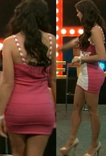 Mariangela.En.Minivestido.Rosa.Qlazo.HDTV.2